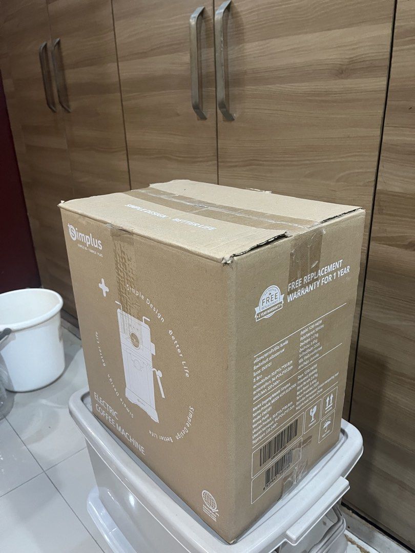 Simplus Electric Coffee Machine EM3101 (Category: Coffee Machines & Makers) located in Manila. Submitted by jericho_chan (Listing ID 1462722056, Image 2). Description: - Brand New Simplus Electric Coffee Machine - Model: EM3101 - Color: White - Sealed in Original Box - Comes with 1-Year Free Replacement Warranty - Ideal for convenient home coffee brewing - Simple design for a better life.