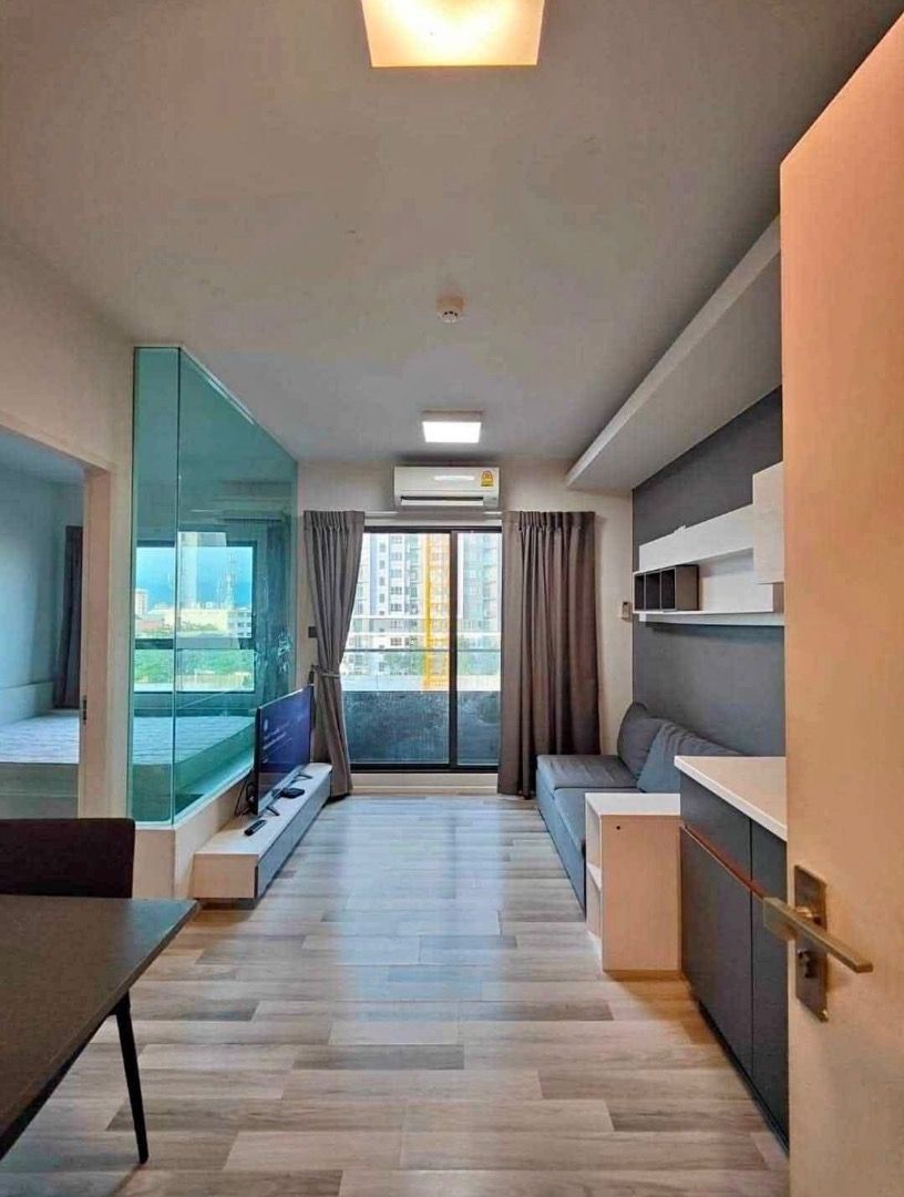 Single room (Category: Apartments & Condos) located in Caloocan City. Submitted by swiftstar.a6e7d4 (Listing ID 1462834996, Image 1). Description: Perfect for someone looking for a quiet, convenient, and affordable place to call home. The property is located in a friendly area close to everyday amenities, shopping, restaurants, and transportation..….