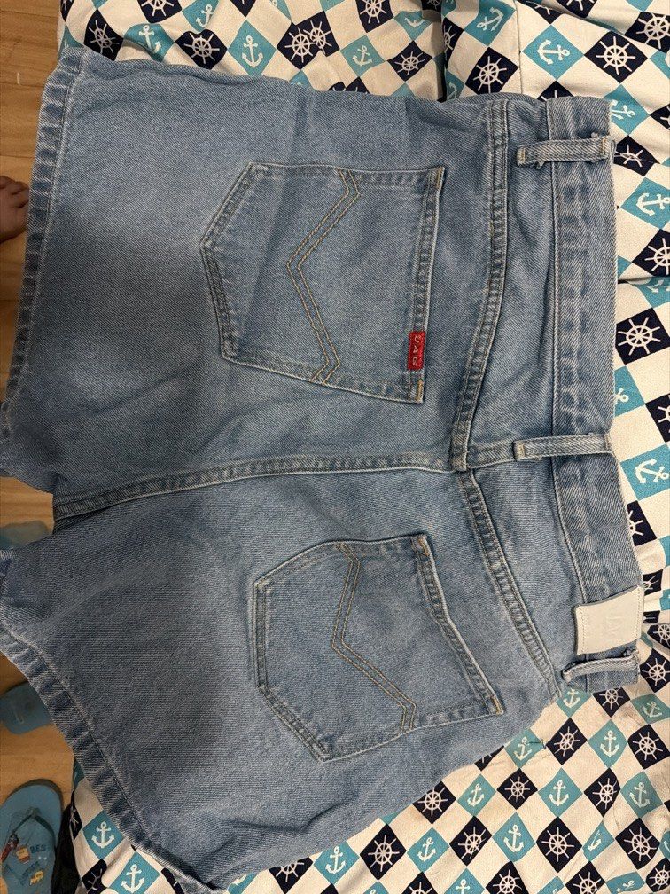 Skort (Category: Other Bottoms) located in Quezon City. Submitted by mikakenchi (Listing ID 1462879318, Image 2). Description: Good as new. Wrong size.
