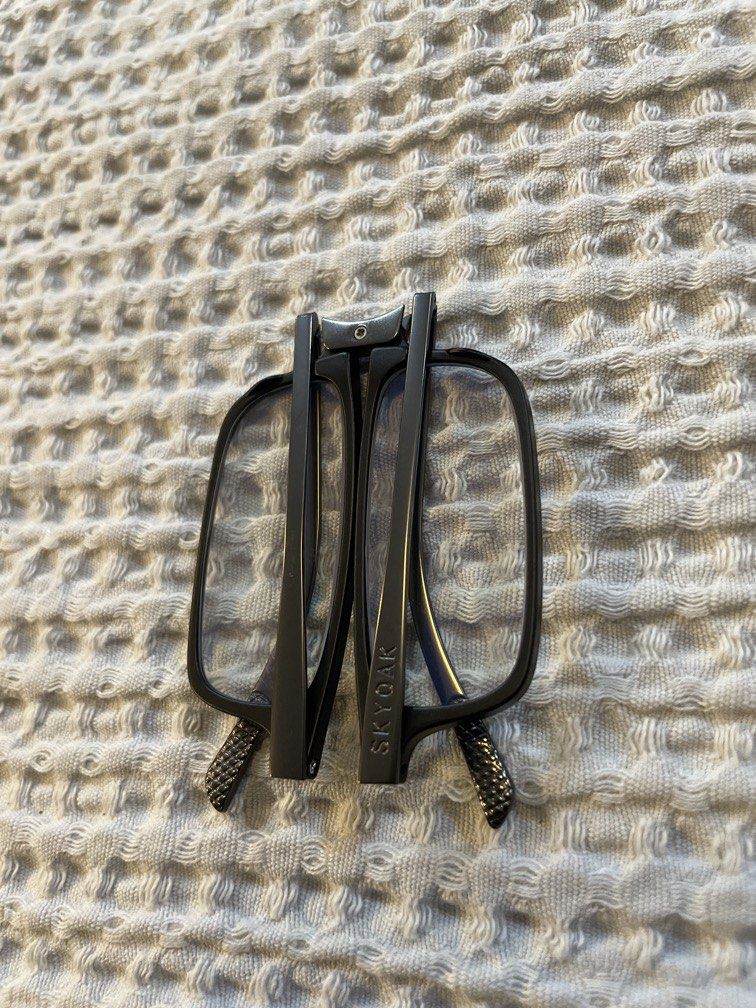 Skyoak 2204 C1 Rectangular Folding Reading Glasses — Matte Black (Size 47-19-140) (Category: Sunglasses & Eyewear) located in Las Pinas. Submitted by yourneighbortotoro (Listing ID 1462823512, Image 1). Description: Skyoak 2204 C1 Rectangular Folding Reading Glasses — Matte Black (Size 47-19-140) ✨ A sleek and practical pair of compact rectangular glasses featuring a foldable design, flexible hinges, and textured ear tips for easy storage and por