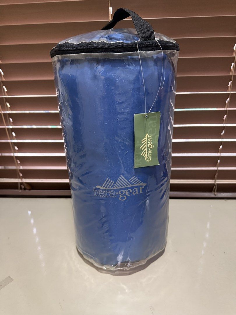 Sleeping bag (Category: Hiking & Camping) located in Caloocan City. Submitted by redkooky (Listing ID 1462743405, Image 1). Description: .