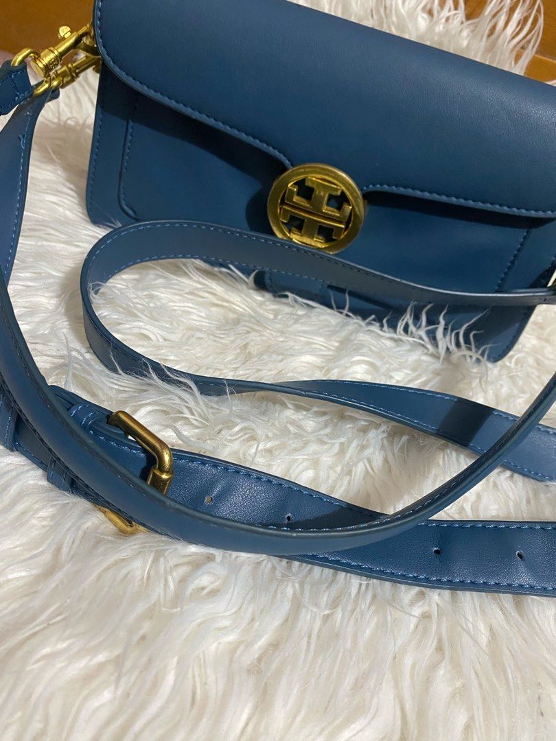Sling/kili bag✨ (Category: Cross-body Bags) located in Bulacan. Submitted by Spothings (Listing ID 1462865616, Image 2). Description: Fix price Leather bag Sling bag or kili bag Mop: gcash payment Loc: Balagtas bulacan.