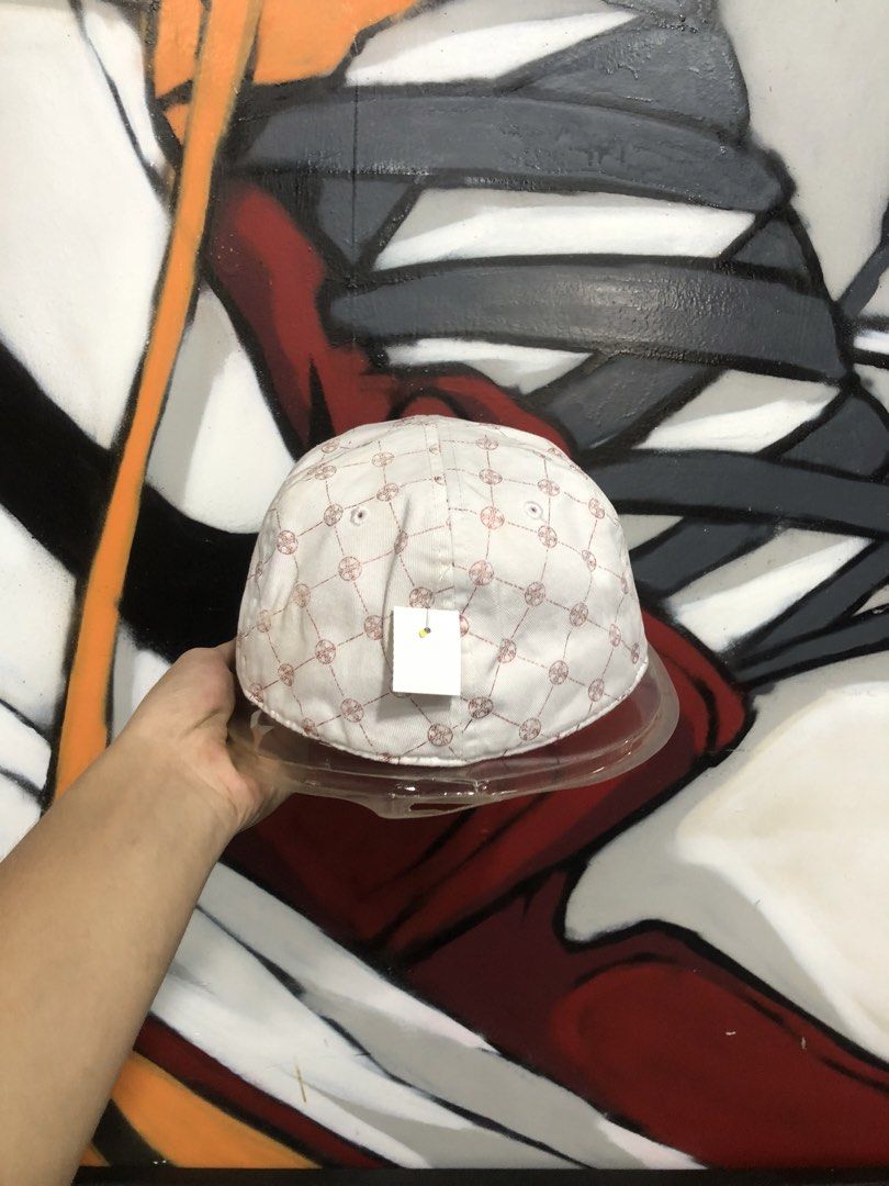Snap back Cap (Category: Cap & Hats) located in Sungai Mati. Submitted by af_hype_store (Listing ID 1462830554, Image 3). Description: Size : One Size Adult .