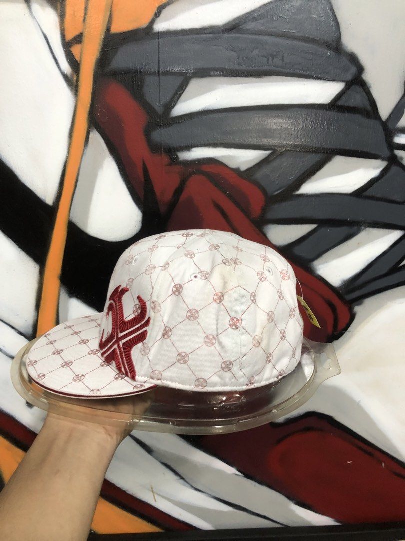 Snap back Cap (Category: Cap & Hats) located in Sungai Mati. Submitted by af_hype_store (Listing ID 1462830554, Image 2). Description: Size : One Size Adult .