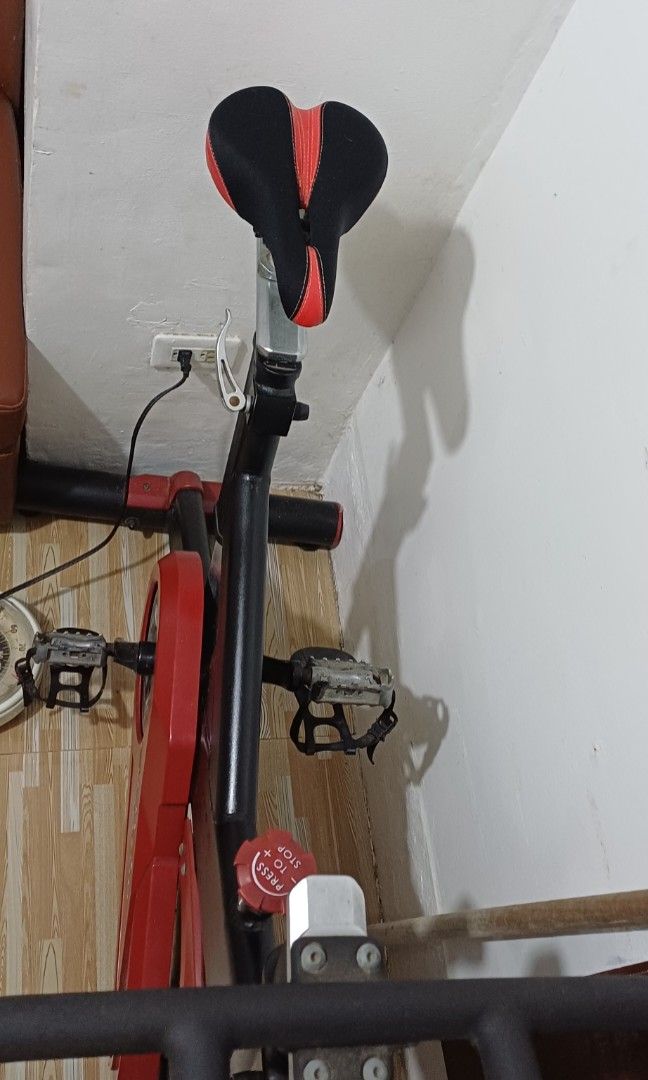 Sole SB 700 (Category: Cardio & Fitness Machines) located in Manila. Submitted by leolisa_1026 (Listing ID 1462711486, Image 2). Description: Heavy duty stationary bike.