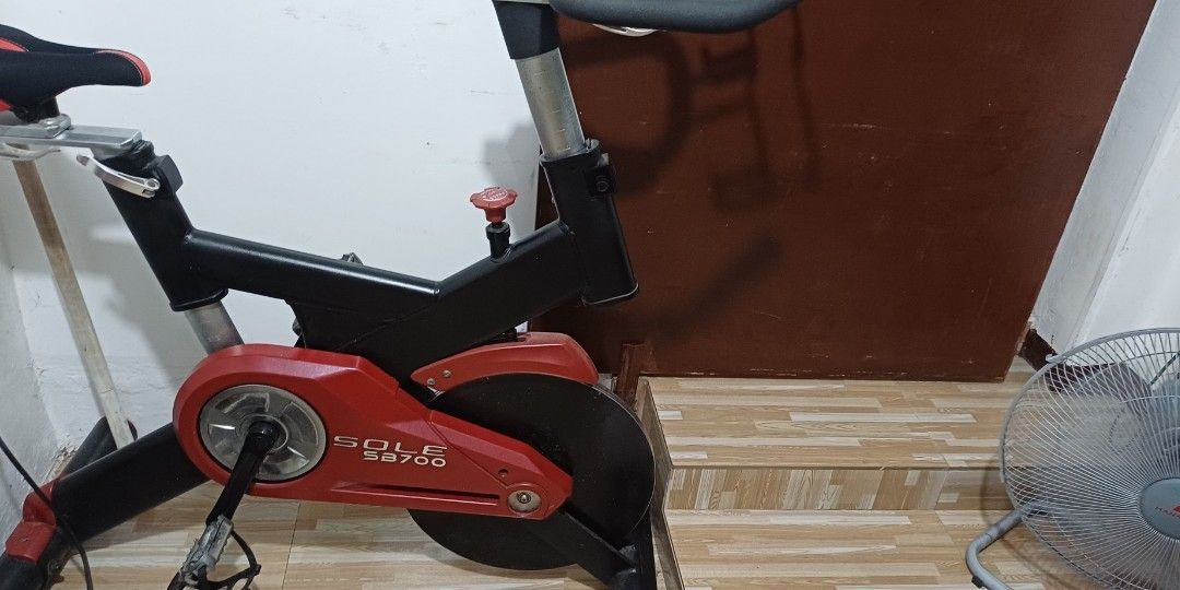 Sole SB 700 (Category: Cardio & Fitness Machines) located in Manila. Submitted by leolisa_1026 (Listing ID 1462711486, Image 3). Description: Heavy duty stationary bike.