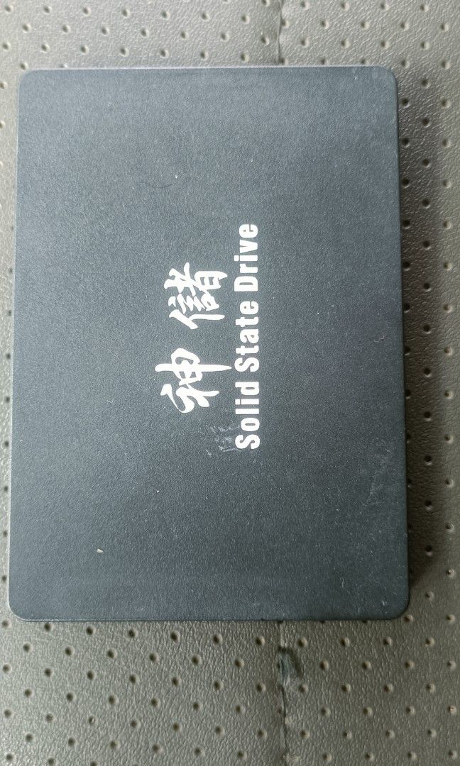 Solid state drive (Category: Hard Disks & Thumbdrives) located in Singapore. Submitted by luckyphoenix.4af804 (Listing ID 1462763579, Image 1). Description: 60 GB C3-60G.