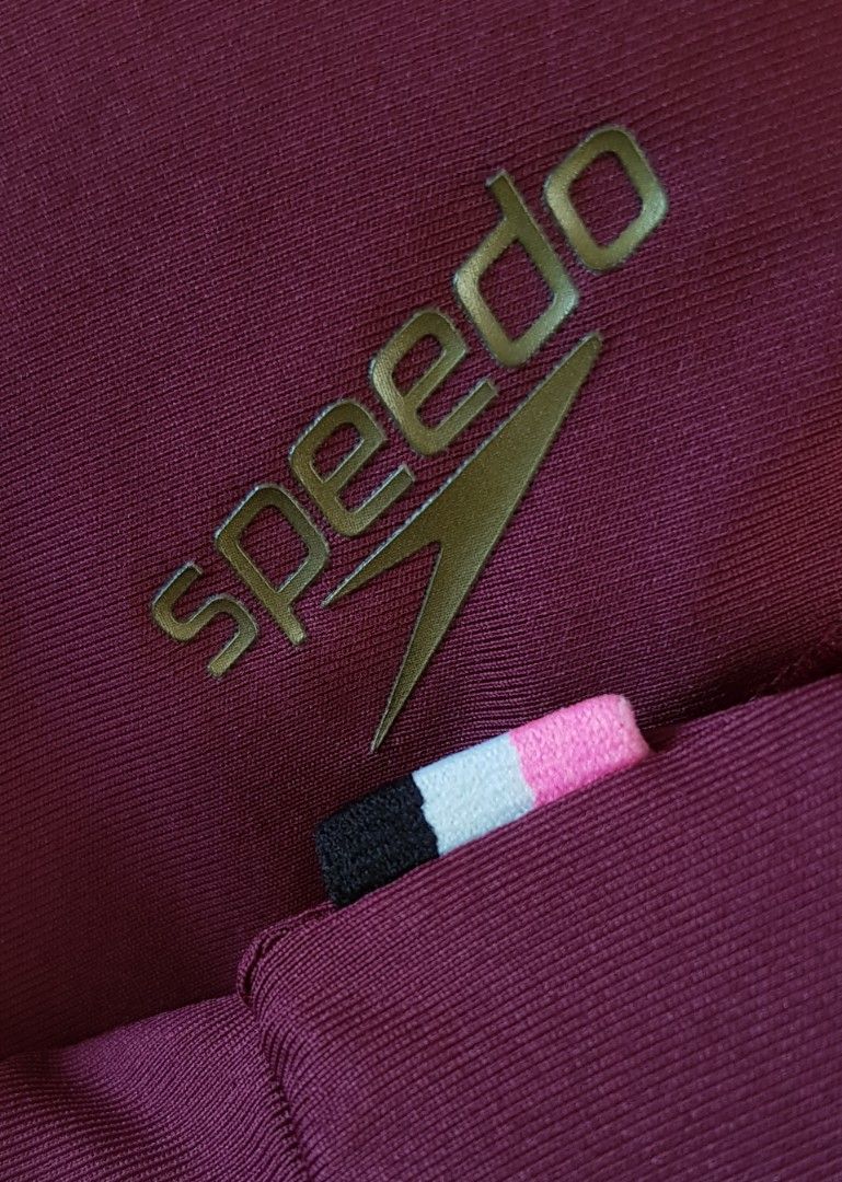 Speedo Womens RushGuard (Category: Rash guard) located in Pagbilao. Submitted by ezmilyones (Listing ID 1462713210, Image 3). Description: Speedo Womens Rush Guard Like New Condi. Womens Size: Medium | Large No Issues. Wash & Ready to Wear p200 + SF..