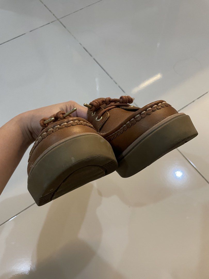 Sperry Brown Leather Boat Shoes (Category: Loafers) located in Pasig City. Submitted by into_decluttering (Listing ID 1462838058, Image 3). Description: Chuncky platform Sperry boat shoes Size: 25CM Used for few times Rfs: Size too big, decluttering Location: Santolan Pasig Price is sligthly negotiable.