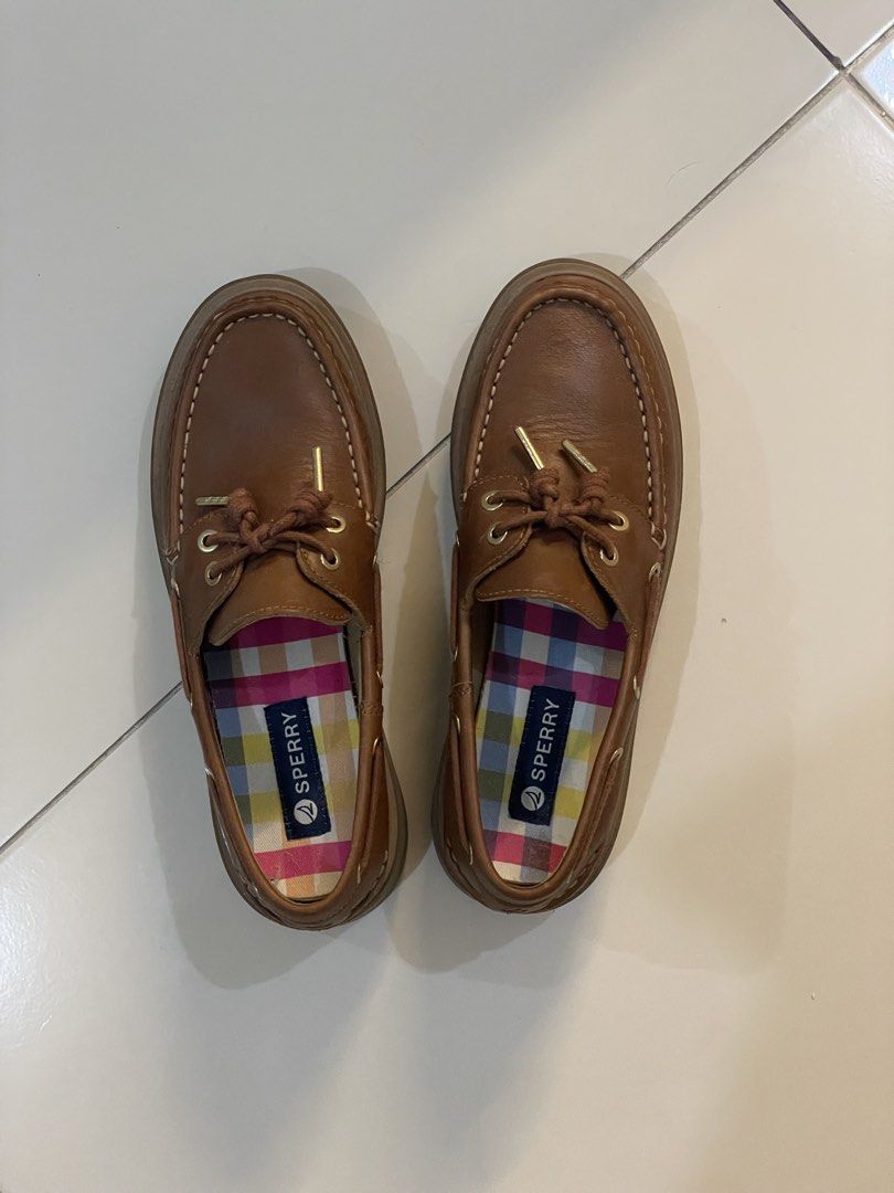 Sperry Brown Leather Boat Shoes (Category: Loafers) located in Pasig City. Submitted by into_decluttering (Listing ID 1462838058, Image 1). Description: Chuncky platform Sperry boat shoes Size: 25CM Used for few times Rfs: Size too big, decluttering Location: Santolan Pasig Price is sligthly negotiable.