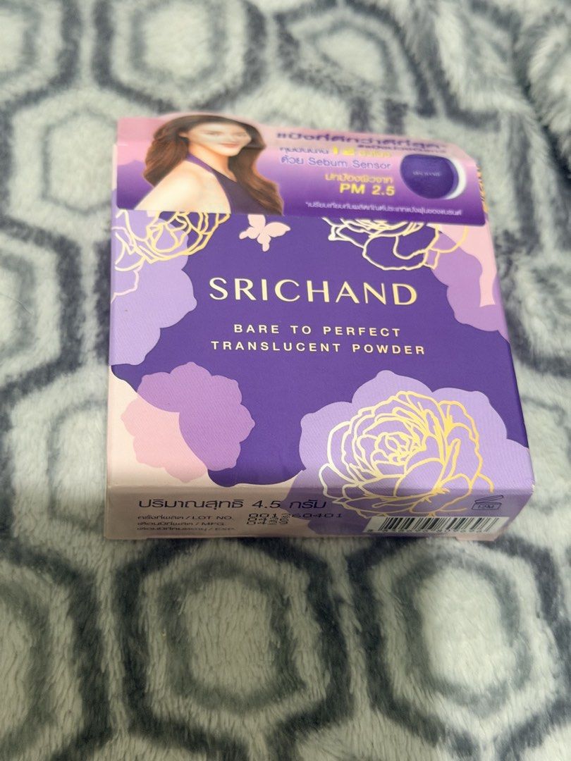 Srichand Bare to Perfect Translucent Powder 5g (Category: Makeup) located in Lipa City. Submitted by anotherimpulsivegal (Listing ID 1462847001, Image 3). Description: Bought out of curiosity maganda daw pero narelaize kong kay Laura Mercier pa din ako Inopen ko lang box, bought in Thailand.