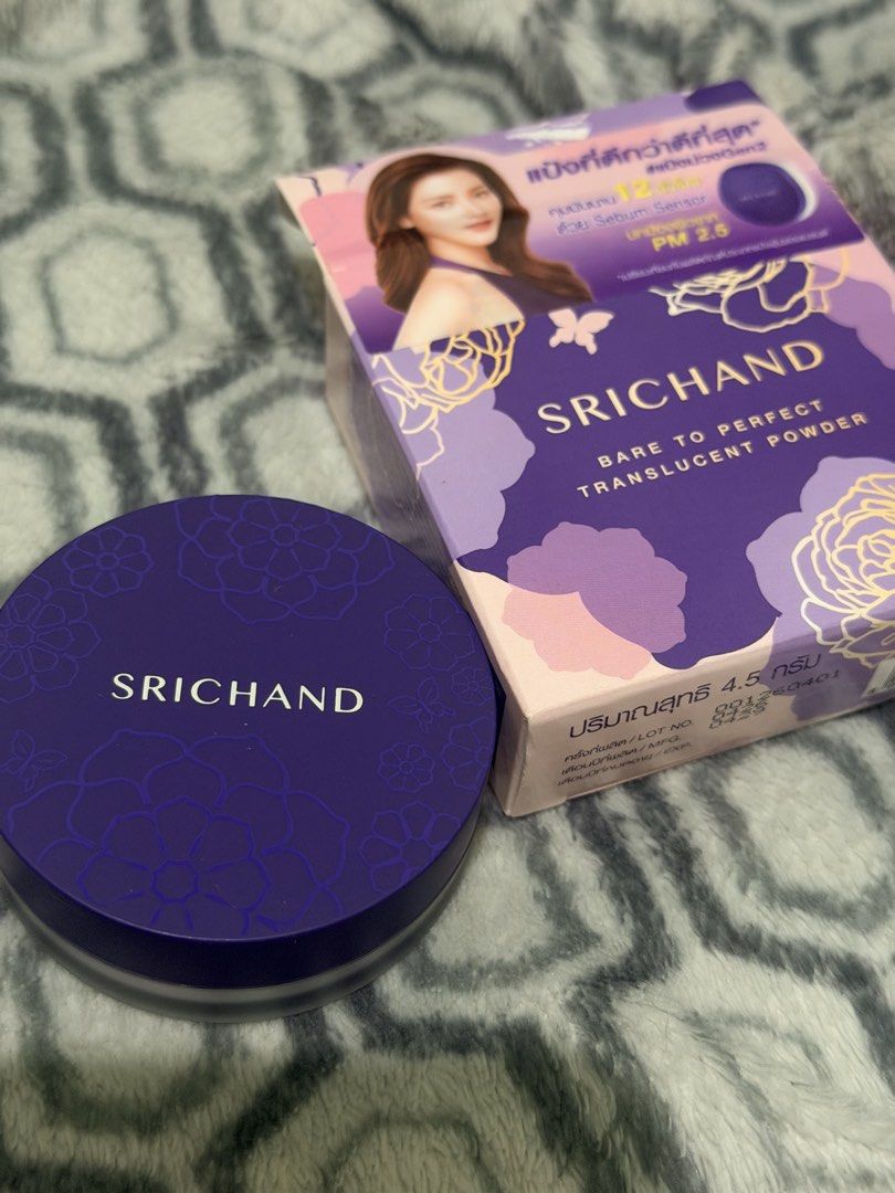 Srichand Bare to Perfect Translucent Powder 5g (Category: Makeup) located in Lipa City. Submitted by anotherimpulsivegal (Listing ID 1462847001, Image 1). Description: Bought out of curiosity maganda daw pero narelaize kong kay Laura Mercier pa din ako Inopen ko lang box, bought in Thailand.