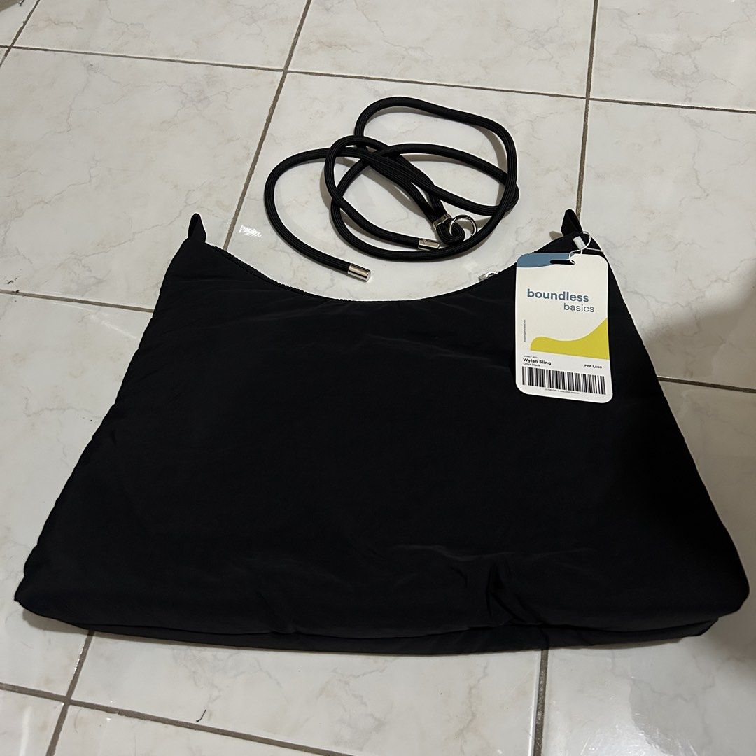 Straighforward Wylan Sling Bag - Onyx Black (Category: Shoulder Bags) located in Bacoor. Submitted by kyespreloved (Listing ID 1462827778, Image 1). Description: - Condition: Brand New - Features: Main zippered compartment with inner pockets - Strap: Long, adjustable - Condition: Brand new with original tag attached.