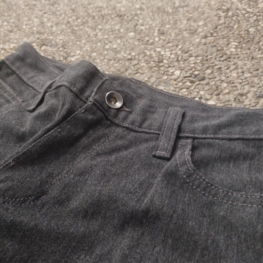 Relax Fit Jeans Straight Cut (Category: Jeans) located in San Pedro. Submitted by cooloset.mp4official (Listing ID 1462742235, Image 2). Description: Good for Small Sizes and Height, Achieve that Calm Look and Loose Outfit W: 28 L: 35.5 Condition: Like New No Issues Loc. Laguna.