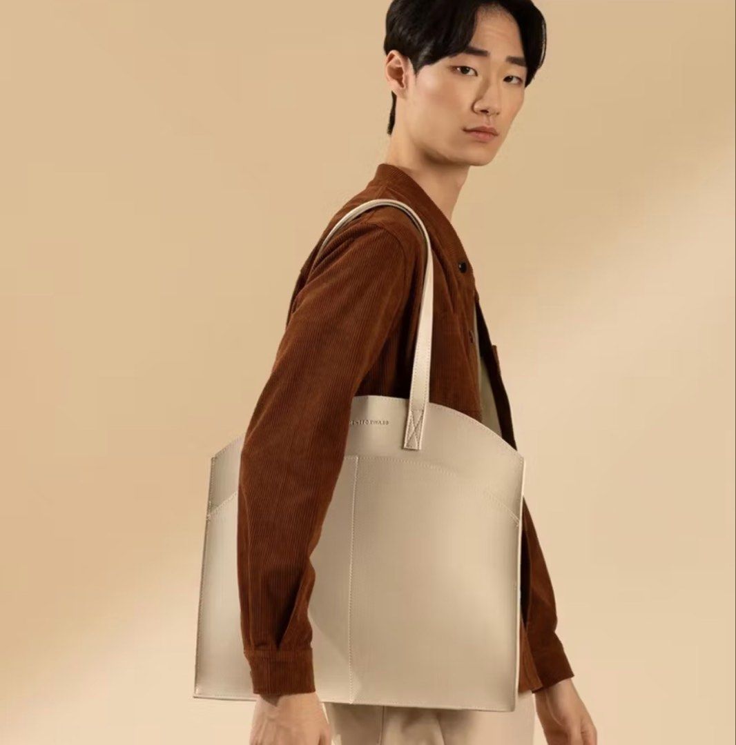 Straightforward DVL Arcus bag Light Taupe (Category: Tote Bags) located in Makati City. Submitted by isobelacs (Listing ID 1462771116, Image 2). Description: Daily Vegan Leather (DVL) In Light Taupe Matte Leather Finish Dome tote with 2 front flat pockets for easy-access detail Brand New - Never used Ideal for school or work fits everyday essentials including laptops / notebooks / wallets / purses & more.