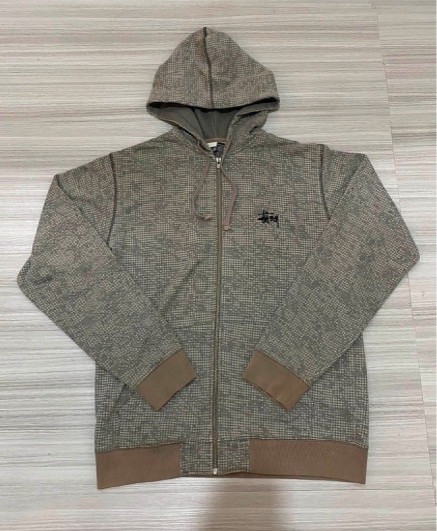 Stussy Authentic Zip-Up Hoodie Size L (Category: Hoodies) located in Manila. Submitted by truephoenix-a186 (Listing ID 1462764663, Image 1). Description: - Stussy Zip-Up Hoodie - Size: Large (L) - Design: Subtle all-over pattern - Material: 80% Cotton, 20% Polyester - Perfect for: Casual wear - Care Instructions: - Machine wash cold, inside out - Do not bleach - Tumble dry low - Do not iron on decoration.