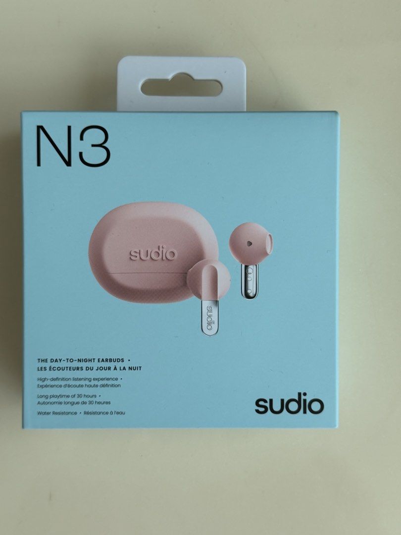Sudio N3 Day-to-Night Earbuds - Pink （分類：耳機）位於 Hong Kong。 由 jovita6740 提交（商品編號 1462754183，圖片 1）。簡介： Selling Sudio N3 earbuds in pink. Long playtime of 5.5 hours, total 30 hours with case. Water resistant. USB-C charging and Bluetooth 5.4. 。