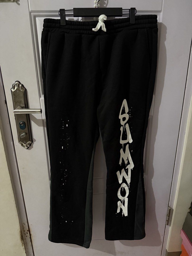 SUMWON Sweatpants #1 (Category: Joggers) located in Las Pinas. Submitted by sellerkjb (Listing ID 1462861699, Image 2). Description: BRAND NEW XL 36-44”.