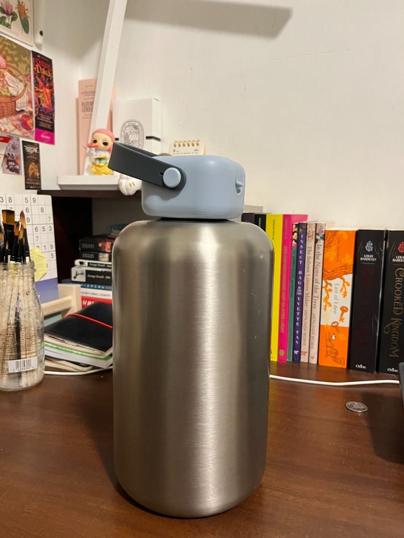 Sunnies Flask 64oz in Chrome (Category: Water Bottles & Tumblers) located in Mabalacat. Submitted by applebottomjaens (Listing ID 1462862621, Image 2). Description: - Sunnies Flask 64oz in Chrome - Robo Cap in Snow Cone - Connector in Gulaman - Upgraded to Glider (stainless steel straw) - Holds temperature better relative to other Sunnies Flask sizes - Minor exterior scratches (see photos) but overall condition is still excellent. - Small dent, b