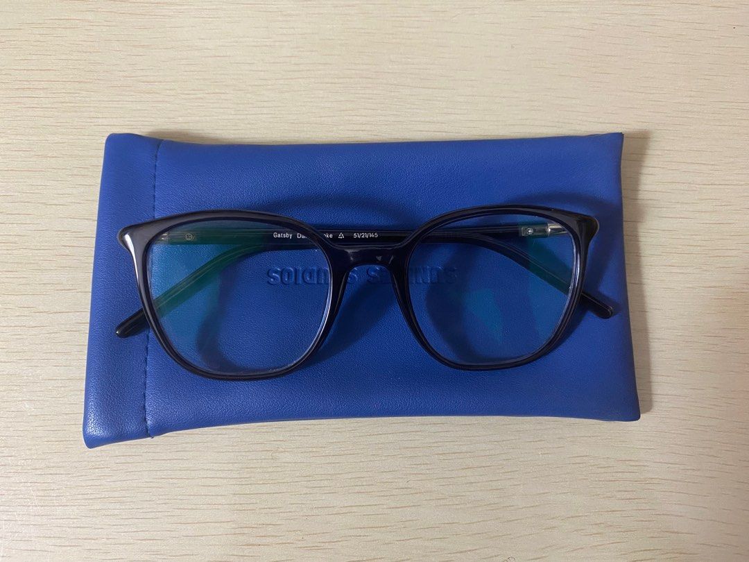 Sunnies Studios Gatsby Dark Gray Eyeglasses with Case (Category: Sunglasses & Eyewear) located in Manila. Submitted by preownedbyprincess (Listing ID 1462800359, Image 1). Description: - Brand: Sunnies Studios - Model: Gatsby - Color: Dark Gray - Includes: Blue pouch - Perfect for: Everyday wear, fashion accessory.