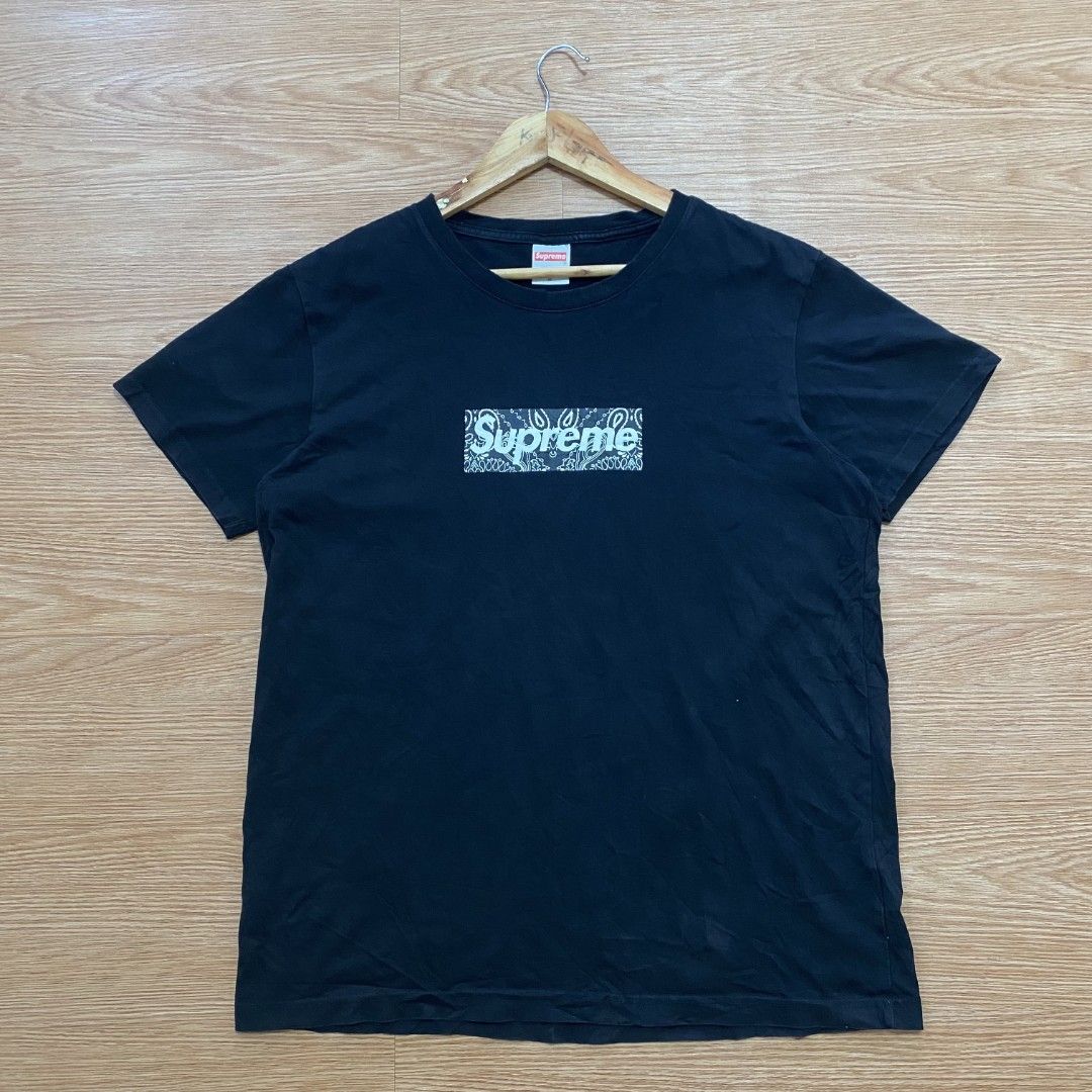Supreme box logo (Category: Formal Shirts) located in Bislig. Submitted by jeloy_13 (Listing ID 1462844220, Image 1). Description: Dimes 20x27 Good as new No issue.