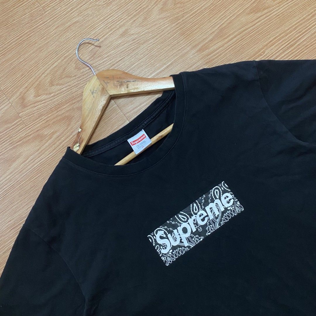Supreme box logo (Category: Formal Shirts) located in Bislig. Submitted by jeloy_13 (Listing ID 1462844220, Image 2). Description: Dimes 20x27 Good as new No issue.