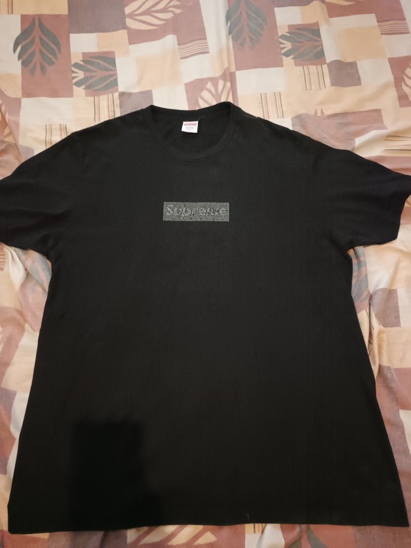 Supreme pre shrunk tshirt (Category: Activewear) located in Odiongan. Submitted by thriftngo26 (Listing ID 1462691684, Image 1). Description: supreme pre shrunk t-shirt black.