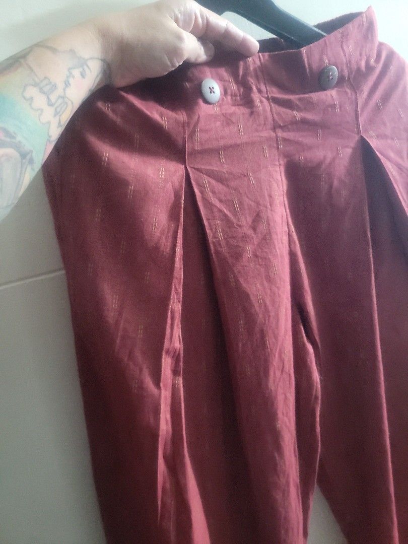 SVRNAA Maroon Red. NEW with tag (Category: Other Bottoms) located in Los Banos. Submitted by lopecruz (Listing ID 1462814911, Image 3). Description: 30 to 32"waist(garterise back) 38"length brand new M- near L.