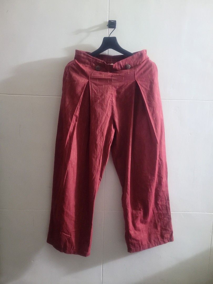 SVRNAA Maroon Red. NEW with tag (Category: Other Bottoms) located in Los Banos. Submitted by lopecruz (Listing ID 1462814911, Image 2). Description: 30 to 32"waist(garterise back) 38"length brand new M- near L.