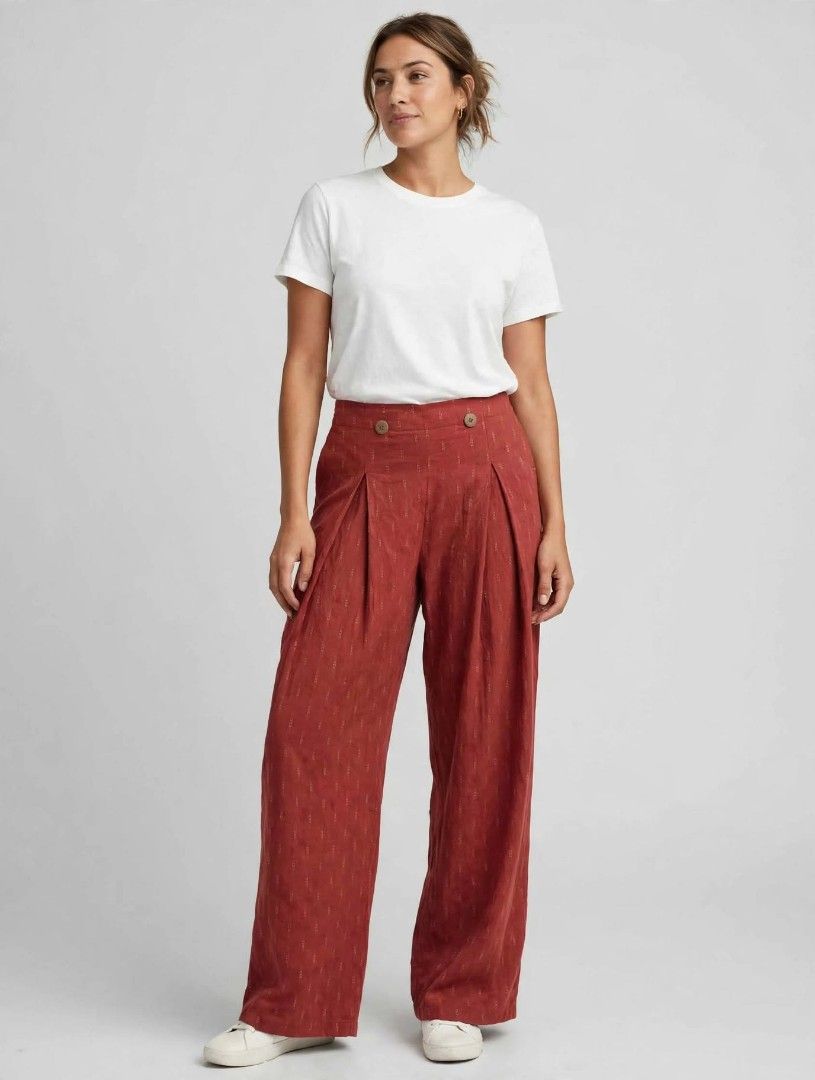 SVRNAA Maroon Red. NEW with tag (Category: Other Bottoms) located in Los Banos. Submitted by lopecruz (Listing ID 1462814911, Image 1). Description: 30 to 32"waist(garterise back) 38"length brand new M- near L.