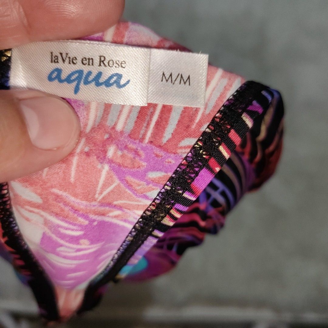 Swimsuit Top (Category: Bikinis & Swimsuits) located in Bacoor. Submitted by sayd17 (Listing ID 1462771418, Image 2). Description: .