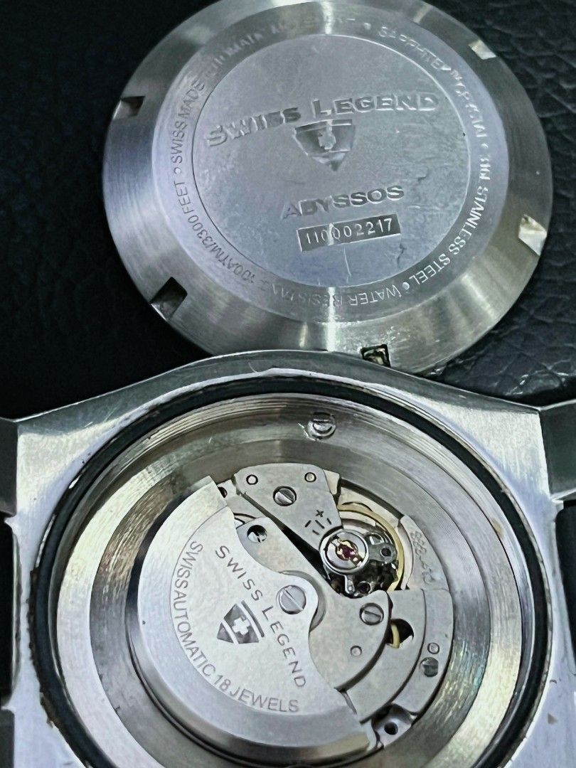 SWISS LEGEND AUTOMATIC (Category: Men's Watches) located in Manila. Submitted by bozzvash (Listing ID 1462688252, Image 2). Description: NO ISSUE WORKING GOOD.