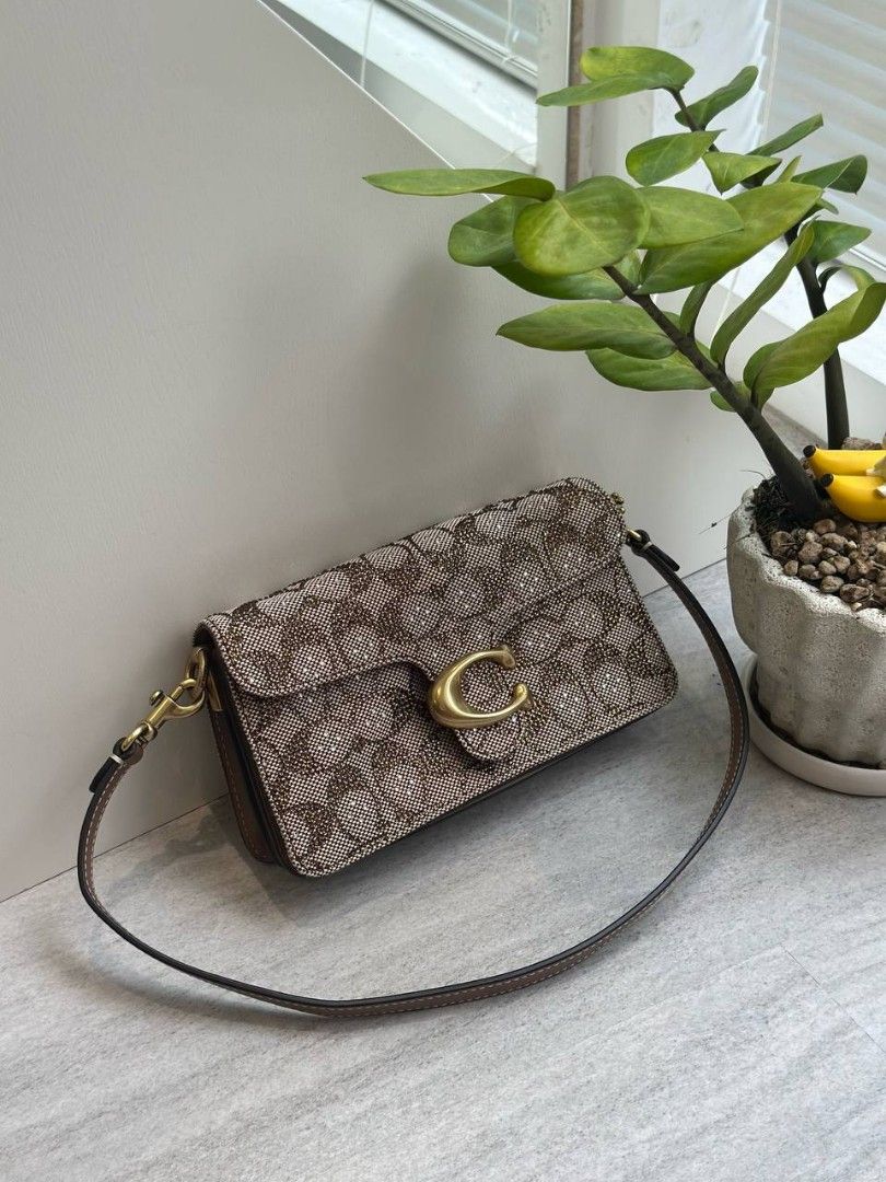 Tabby 20cm Crystal Shoulder Bag (Category: Shoulder Bags) located in Manila. Submitted by whimsy.finds (Listing ID 1462869486, Image 3). Description: Payment first basis via Gcash / Maribank / Maya Ship via JNT ONLY *No rush shipping *Open for bulk order.
