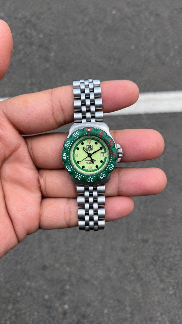 Tag Heuer Formula 1 Classic “Tinker Bell” Ladies (Category: Luxury Watches) located in Caloocan City. Submitted by _alennchan (Listing ID 1462793148, Image 1). Description: Tag Heuer Formula 1 Classic “Tinker Bell” Ladies - Condition: 9.8/10 - No issue/ Mint condition - Up to 8.5 Wrist Size - Case size approx 28mm - Rotating bezzel - Quartz Movement - Comes with replacement box - Money back if provenfake x10 Inclusions: Inner box, Outer Box, Unit