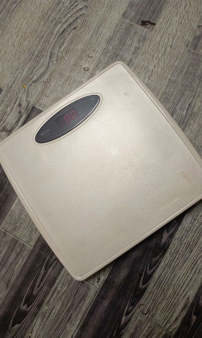 Tanita Digital Bathroom Scale (Model 1630-SV in silver) (Category: Health Monitors & Weighing Scales) located in Quezon City. Submitted by victorald25831 (Listing ID 1462862221, Image 1). Description: Sira lang box, but working naman siya..