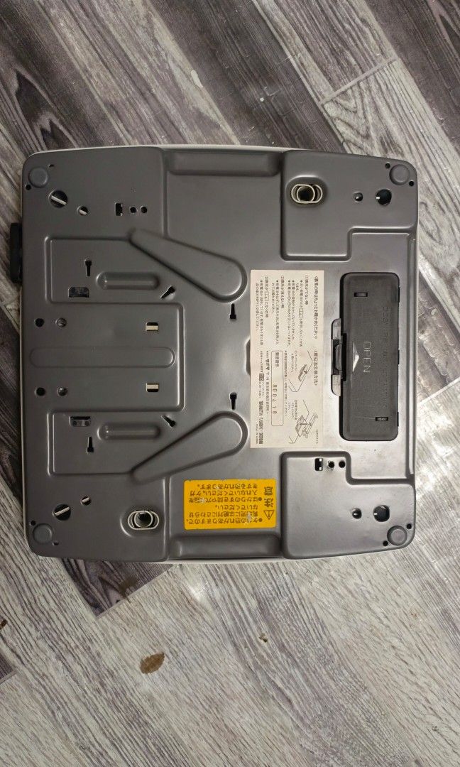 Tanita Digital Bathroom Scale (Model 1630-SV in silver) (Category: Health Monitors & Weighing Scales) located in Quezon City. Submitted by victorald25831 (Listing ID 1462862221, Image 3). Description: Sira lang box, but working naman siya..