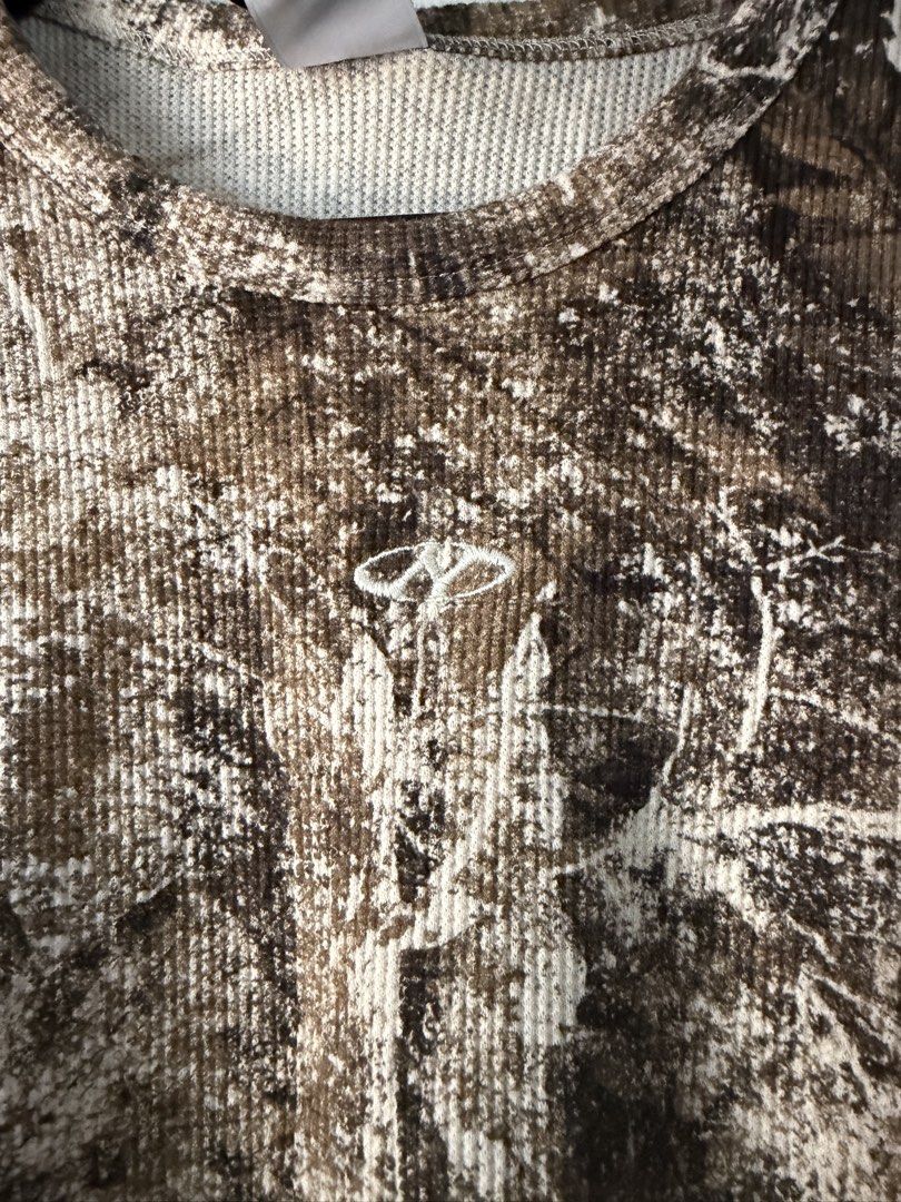 Tank printed (Category: Tshirts & Polo Shirts ) located in Taguig. Submitted by roxjl (Listing ID 1462709913, Image 3). Description: Bershka printed sando Size xl.