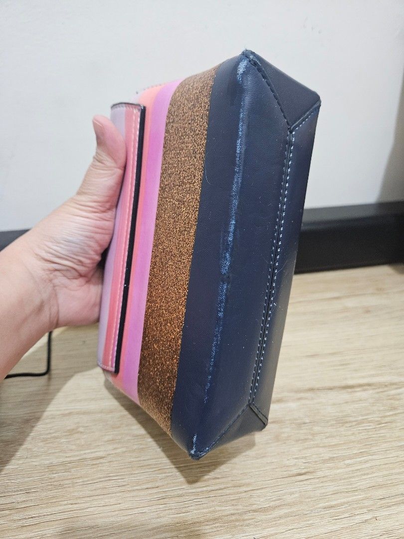 Ted Baker sling bag (Category: Shoulder Bags) located in Pasig City. Submitted by luxefab.finds (Listing ID 1462882777, Image 3). Description: Ted Baker sling bag * Rosegold sling hardware Rfs: decluttering; too many bags.