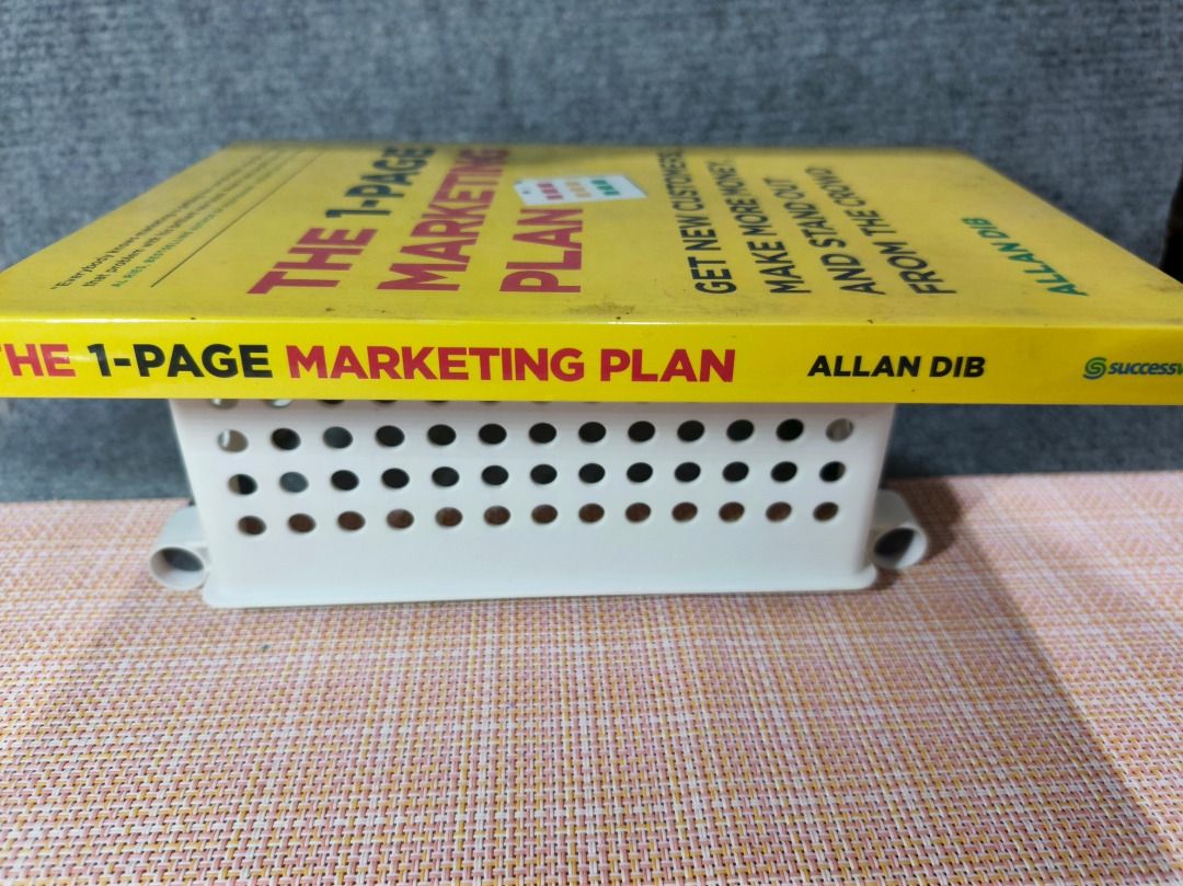The 1-Page Marketing Plan by Allan Dib (Category: Storybooks) located in San Leonardo. Submitted by burgossanleonardo.12345 (Listing ID 1462845756, Image 3). Description: - 'The 1-Page Marketing Plan' by Allan Dib - Straightforward approach to marketing - Create a simple, effective marketing plan - Ideal for entrepreneurs and small business owners - Easy to understand and implement - Helps you get new customers and make more money - Stand out fro