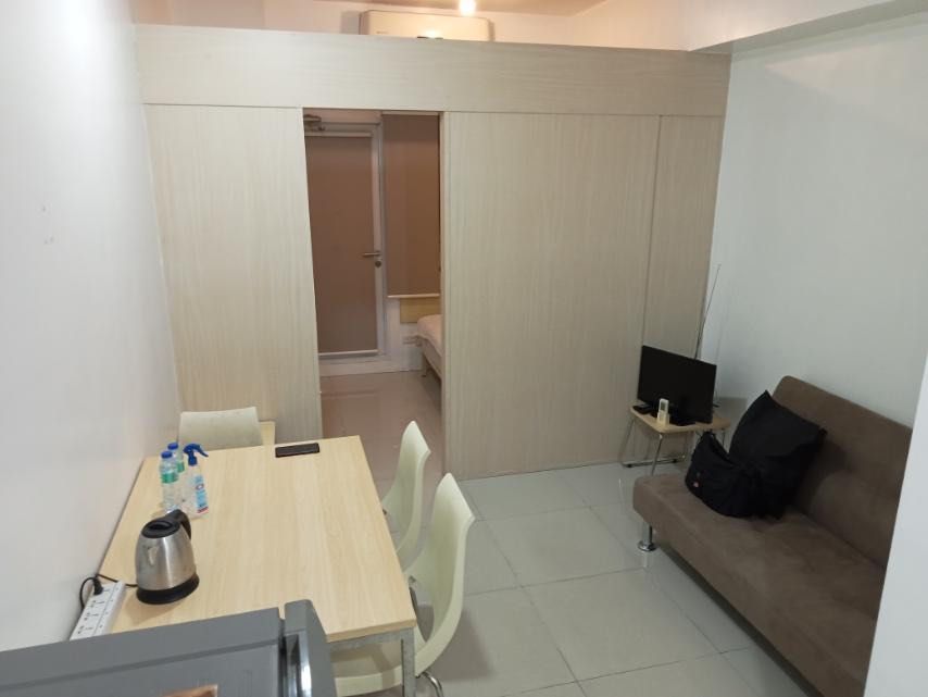 The grass condo unit 1 BR (Category: Apartments & Condos) located in Quezon City. Submitted by 09275375503 (Listing ID 1462807459, Image 2). Description: For sale Condo unit At the grass residents Beside ng SM nort edsa good for Couple 1BR Clean Title Txt 09275375503.