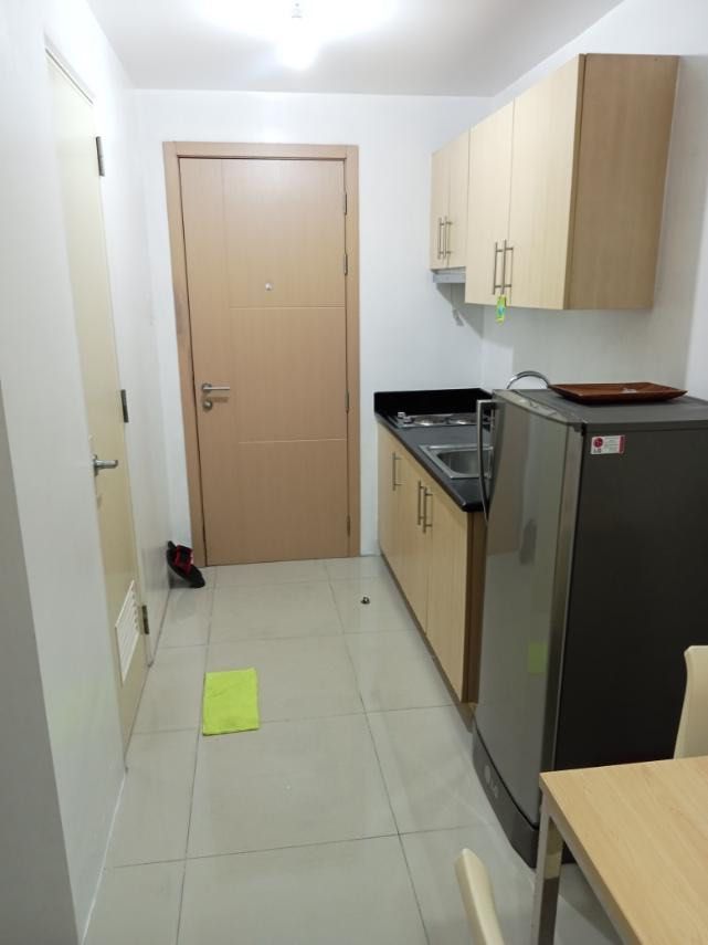 The grass condo unit 1 BR (Category: Apartments & Condos) located in Quezon City. Submitted by 09275375503 (Listing ID 1462807459, Image 1). Description: For sale Condo unit At the grass residents Beside ng SM nort edsa good for Couple 1BR Clean Title Txt 09275375503.
