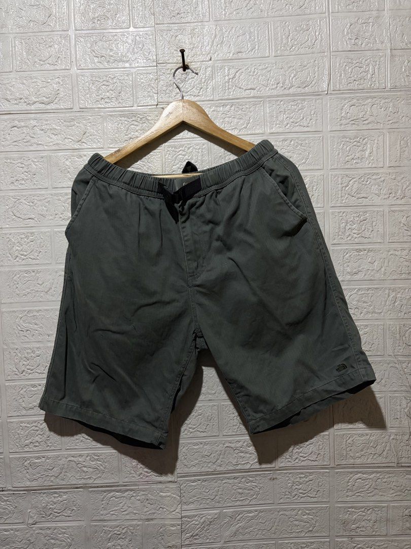 THE NORTH FACE BELTED SHORT (Category: Shorts) located in Quezon City. Submitted by chraliskyutie (Listing ID 1462795613, Image 1). Description: THE NORTH FACE BELTED SHORT W 30 to 36 L 20.5 LO 11 Color Rate 9/10 excellent condition issue pen ink washable 550 .