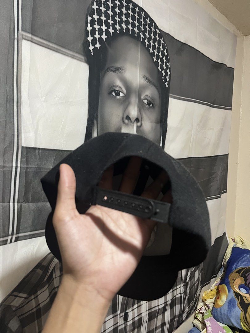 thuglife cap (Category: Caps & Hats) located in Manila. Submitted by kian_chavez (Listing ID 1462720892, Image 3). Description: lints only (ako na magtatanggal pag kinuha).