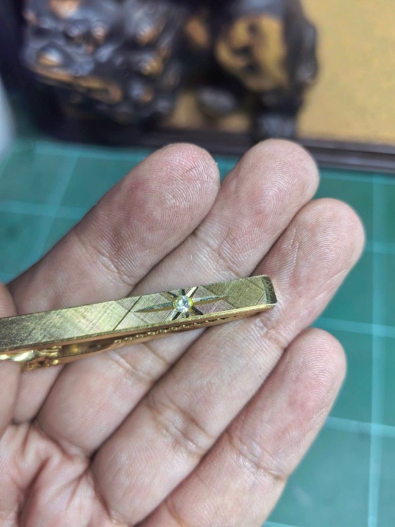 Tie Clip (Category: Ties) located in Cebu City. Submitted by dudes_villanueva (Listing ID 1462818993, Image 2). Description: Tie Clip - Goldtone Rhinestone 📌 In excellent condition..