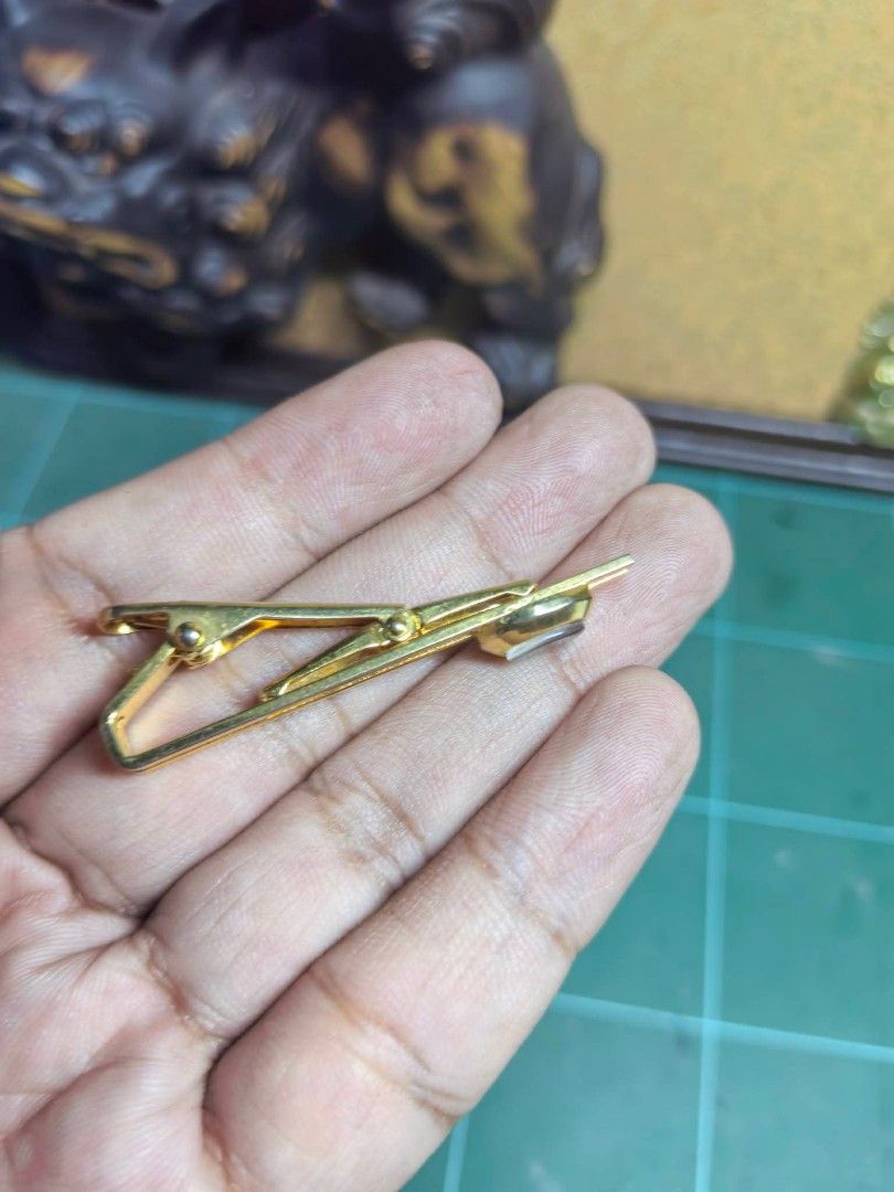 Tie Clip (Category: Ties) located in Cebu City. Submitted by dudes_villanueva (Listing ID 1462819169, Image 2). Description: Tie Clip - Multicolor Stone 📌 In excellent condition..