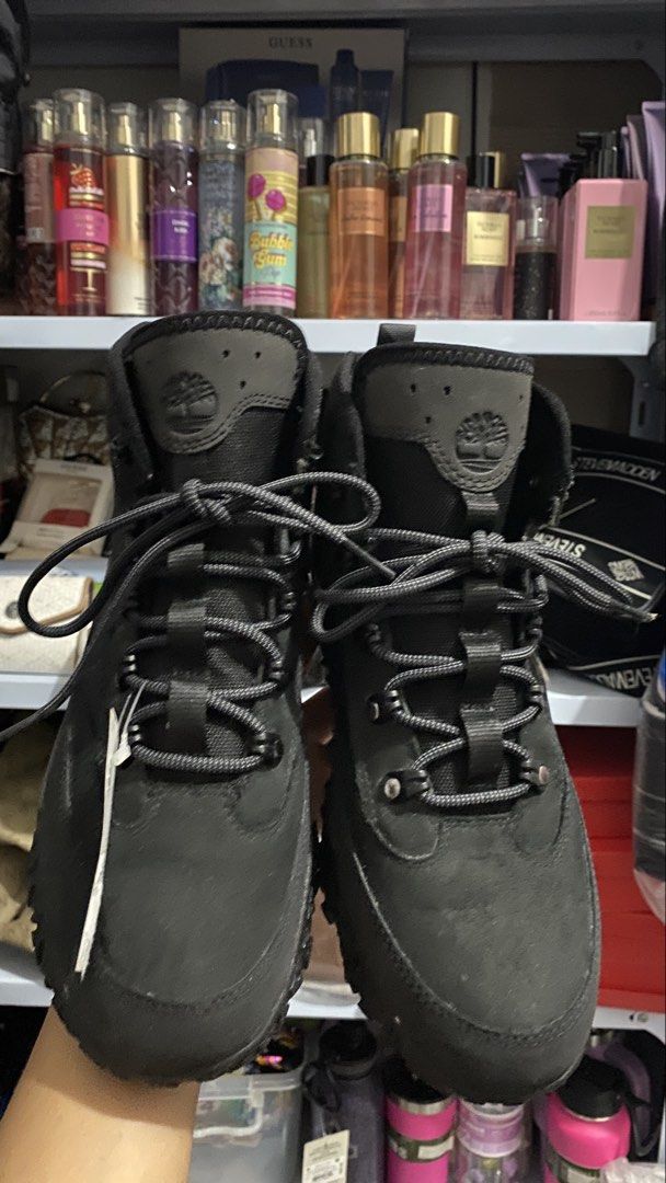 Timberland boots size 7 (Category: Boots) located in General Tinio. Submitted by ubuyshoppers (Listing ID 1462699939, Image 2). Description: Bought in USA🇺🇸 ✅ Imported and 100% Original 🇺🇸 ✅ brand new with tag ✅ High quality All items are 100% Authentic/Genuine. We do not sell any fake or imitation products. 💯% Money back guarantee if proven fake ✨ Actual items posted (Note: Color may be slightly different due to the light and screen.) ✨ Pls