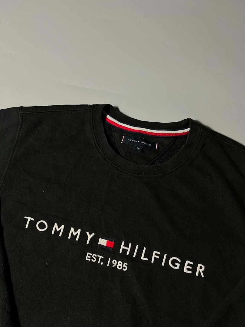 TOMMY HILFIGER (Category: Coats, Jackets and Outerwear) located in General Santos City (Dadiangas). Submitted by arjay_genita (Listing ID 1462884966, Image 2). Description: Tommy Hilfiger ‼️Size Medium (21/25) ‼️Excellent condition ‼️Color rate 9.5./10 ‼️No issue.