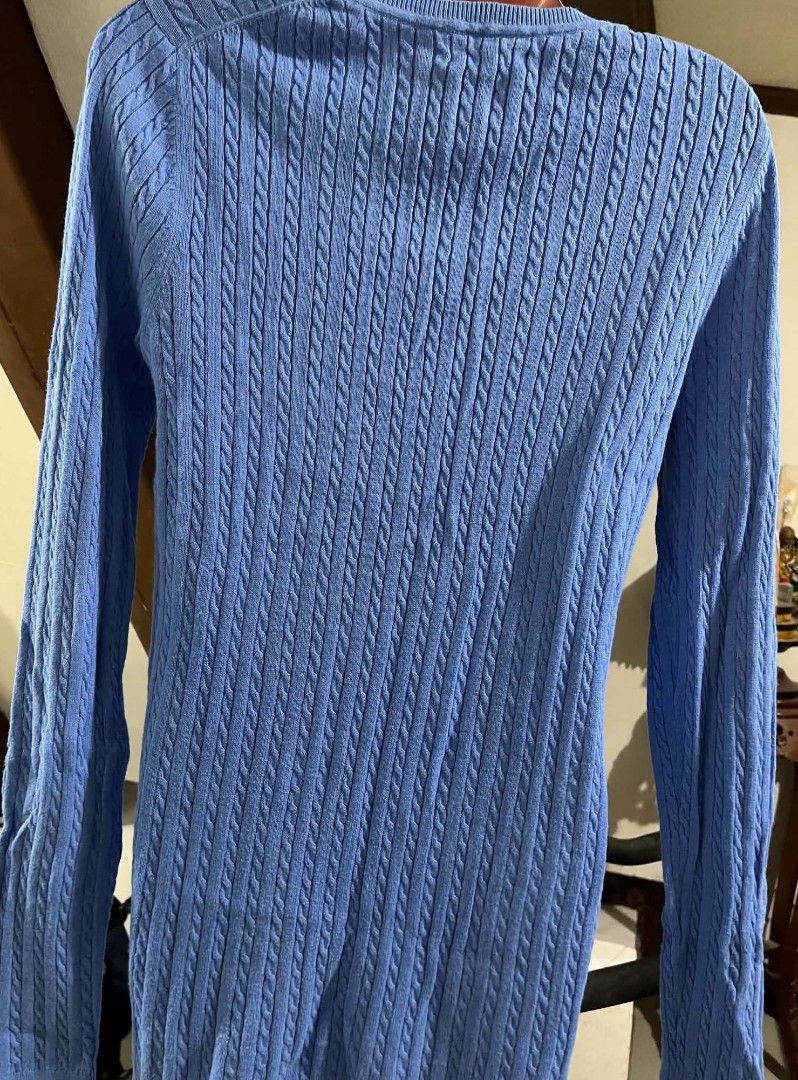 Tommy Hilfiger Knitted sweater S/P (Category: Blouses) located in Las Pinas. Submitted by swiftlion.b8899 (Listing ID 1462727843, Image 2). Description: Brand: Tommy Hilfiger Style: Cable-Knit Scoop Neck Sweater Sleeve Length: Long Sleeve Color: Light Blue / Cornflower Blue Pattern: Textured Cable-Knit Approximate Flat Measurements: Width (Pit to Pit): 17 inches Length (Shoulder to Hem): 27.