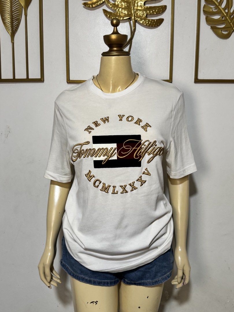 Tommy hilfiger shirt (Category: Tshirts & Polo Shirts ) located in Manila. Submitted by rosyfinds12 (Listing ID 1462734409, Image 2). Description: Can fit Medium to Semi large body frame Like new No flaws .