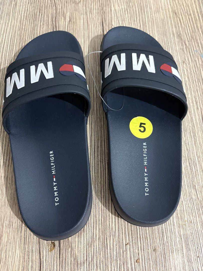 Tommy Hilfiger Slides | US5 (Category: Slippers and slides) located in Taguig. Submitted by blissdreana (Listing ID 1462792449, Image 2). Description: Brand new Imported from 🇺🇸 Size 5US 22-23cm .